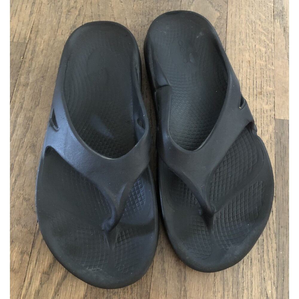 OOFOS Black Rubber Thong Sandals Flip Flop Comfort Everyday Beach Sz Men7 WM 9